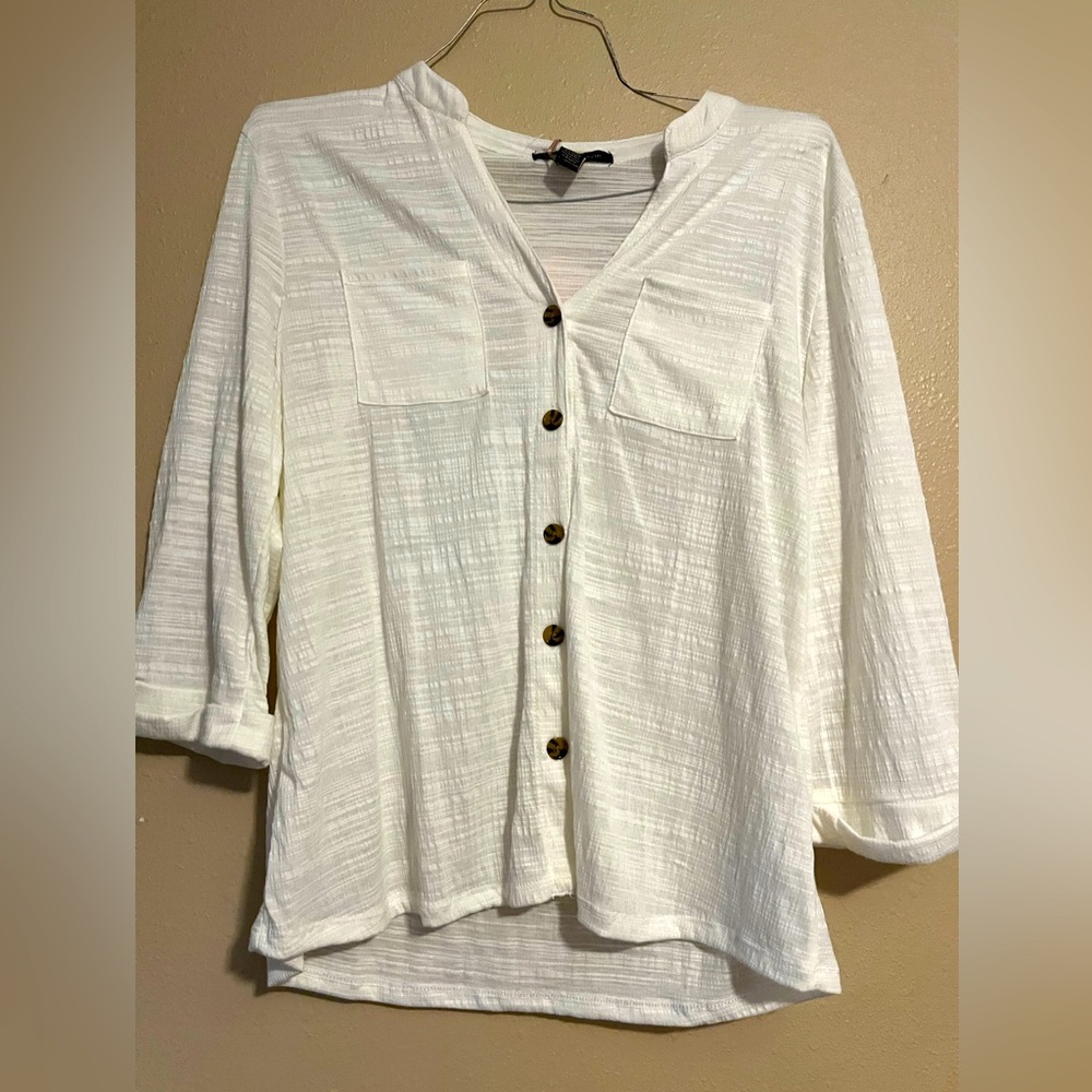 Women’s sleeved top
